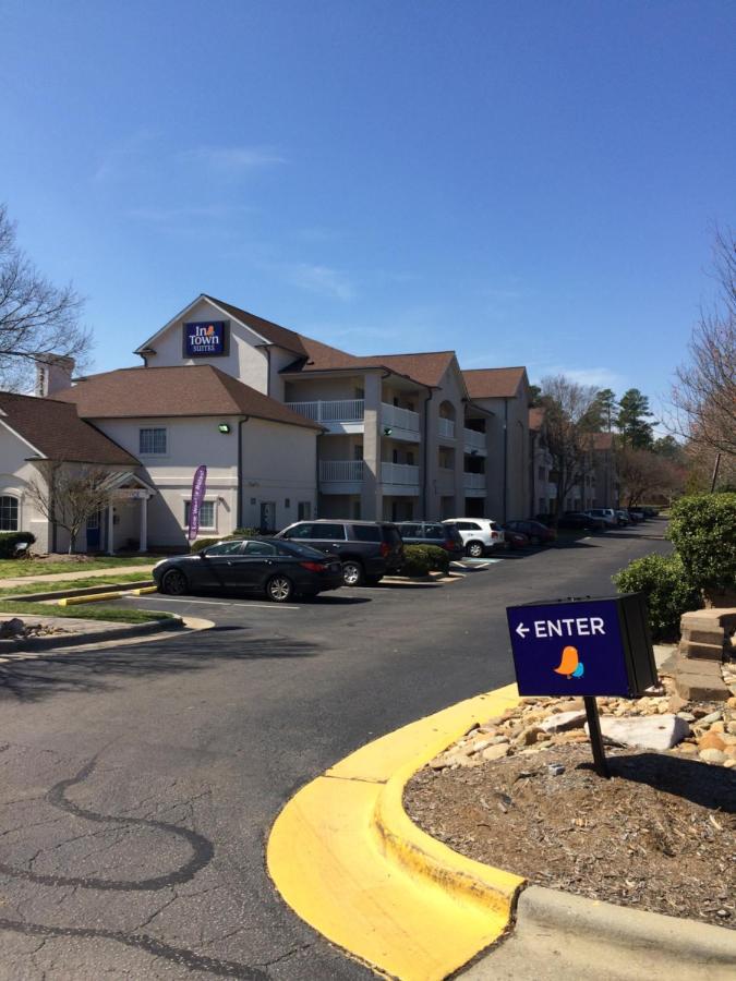 Intown Suites Extended Stay Raleigh Nc- Capital Blvd Eksteriør billede